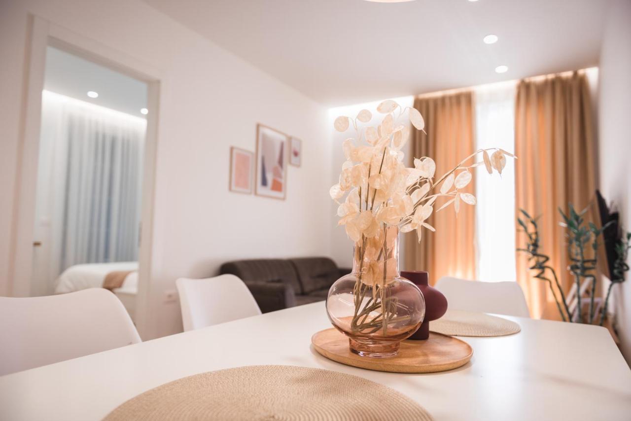 Tam Skanderbeg Square City Center Apartment No4 Tiranë Eksteriør bilde