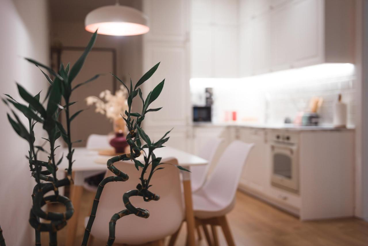 Tam Skanderbeg Square City Center Apartment No4 Tiranë Eksteriør bilde