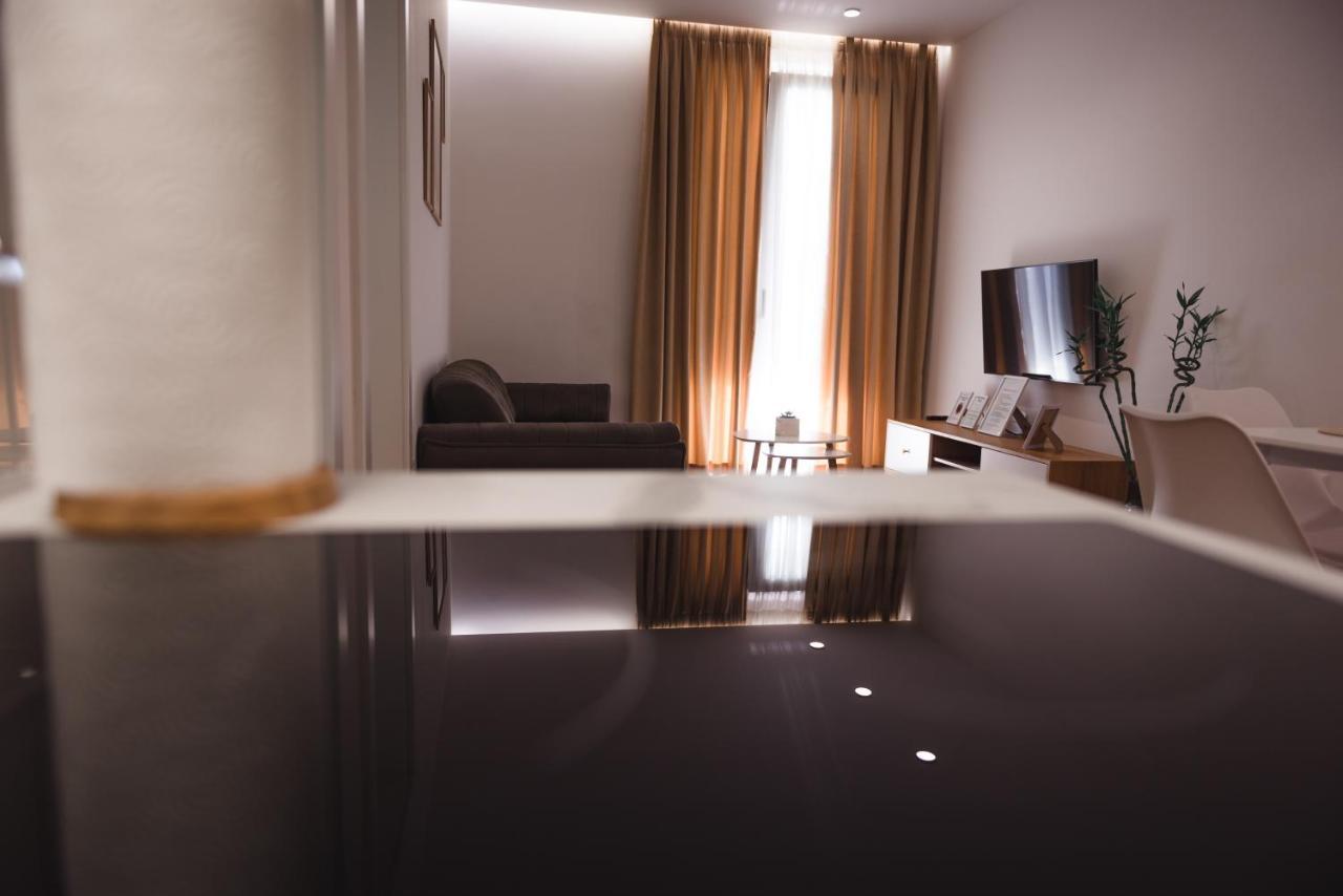 Tam Skanderbeg Square City Center Apartment No4 Tiranë Eksteriør bilde